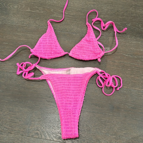 Two piece bikini - Picture 1 of 1